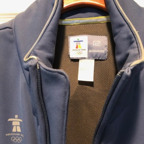 Vest - Picture 2 of 4